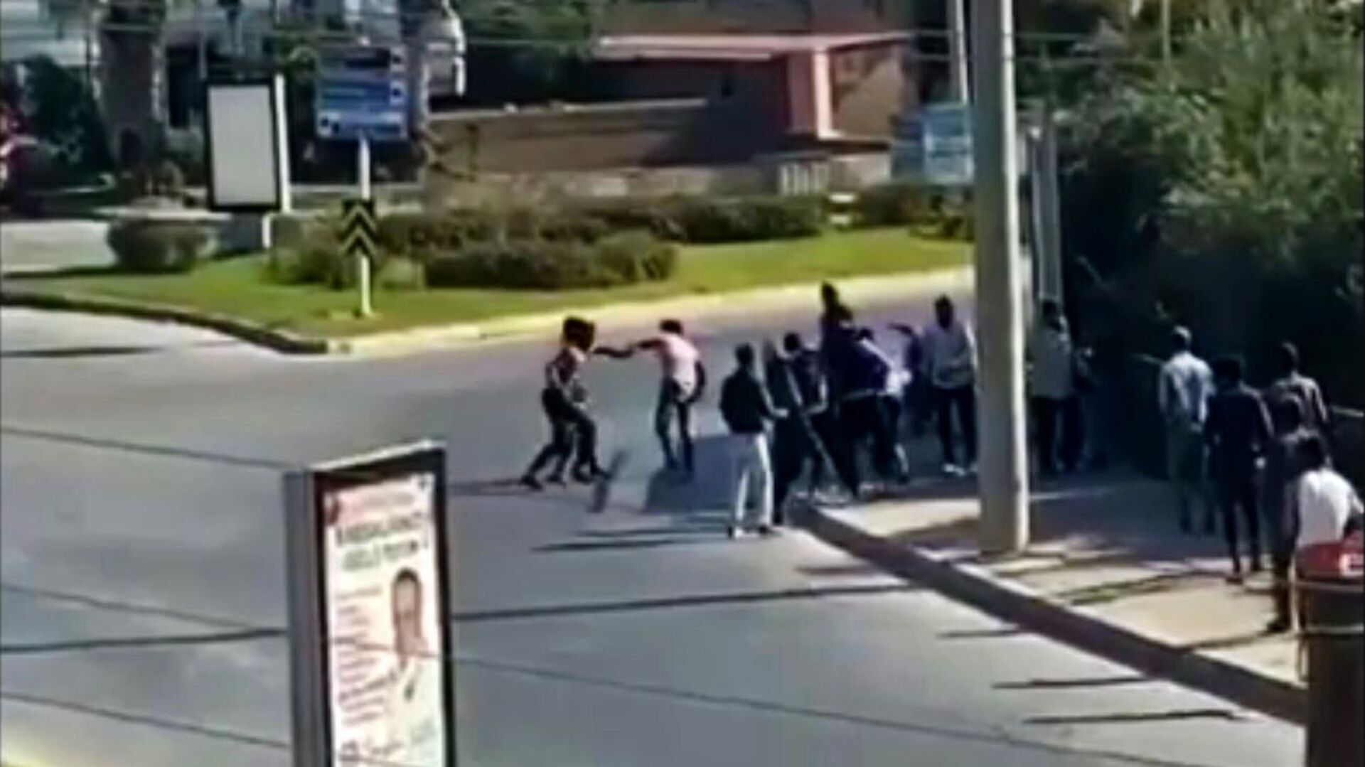 Fethiye’de sokakta kavga eden 6 yabancı uyruklu şahıs sınır dışı edildi