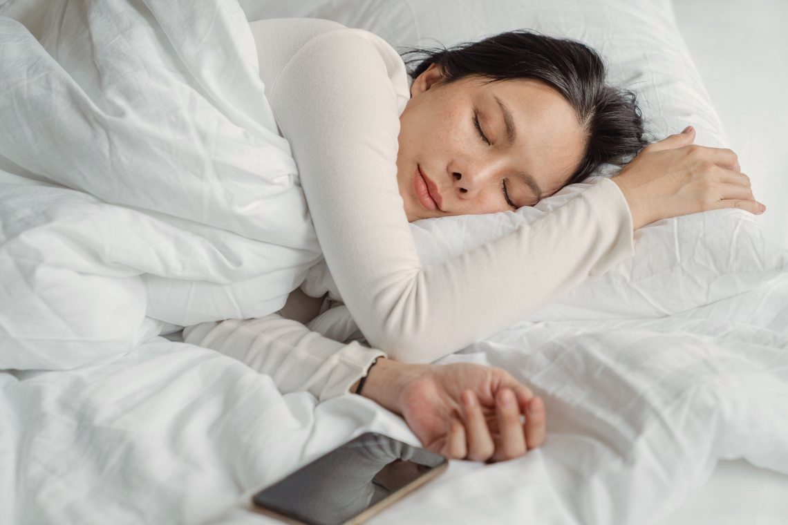 Yatağın hangi tarafında uyuduğunuz ruh halinize etki ediyor
