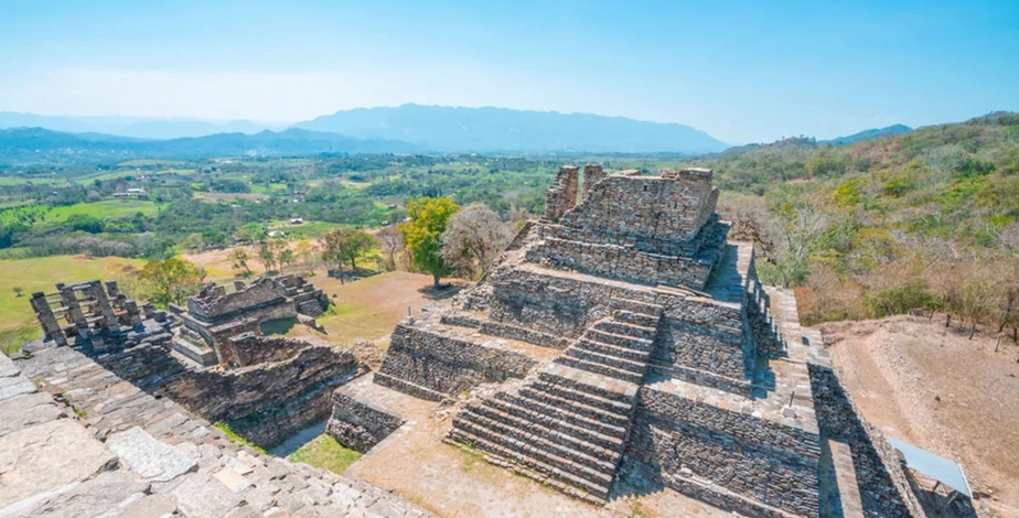 Antik Maya uygarlığı ölen eski yöneticilerini top yapıp oynamış