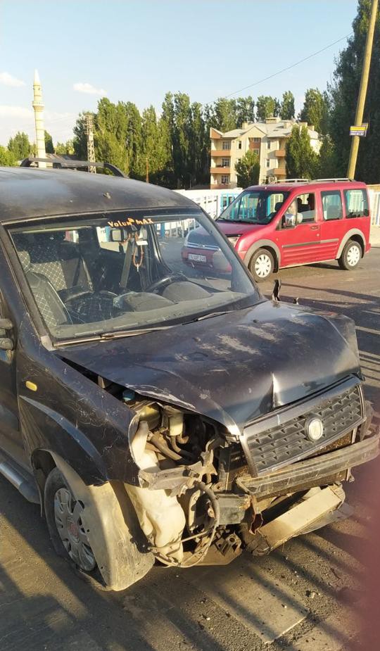 Ağrı’da trafik kazası: 2 yaralı
