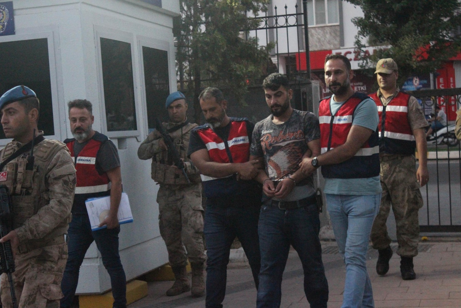 8 askerin şehit edilmesiyle ilgili yakalanan terör örgütü şüphelisi tutuklandı