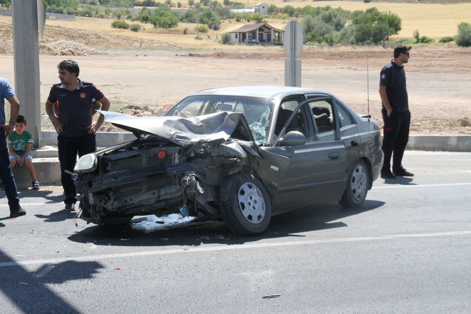 Elazığ’da otomobil kırmızı ışıkta duran araca arkadan çarptı: 5 yaralı