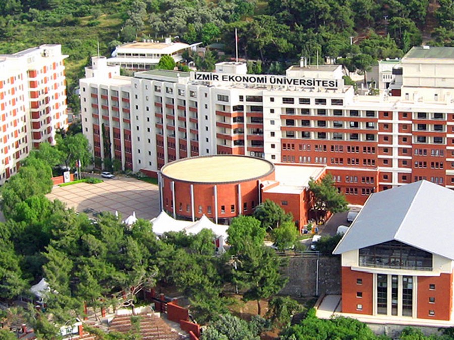 İzmir Ekonomi Üniversitesi personel alacak