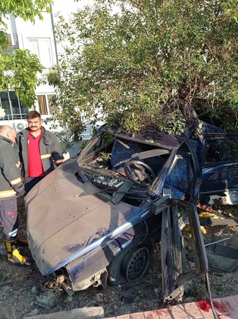 Erdemli'de trafik kazası: 2 yaralı