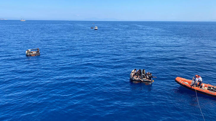 Sahil Güvenlik ekipleri Yunanlıların Türk karasularına ittiği 114 göçmeni kurtardı
