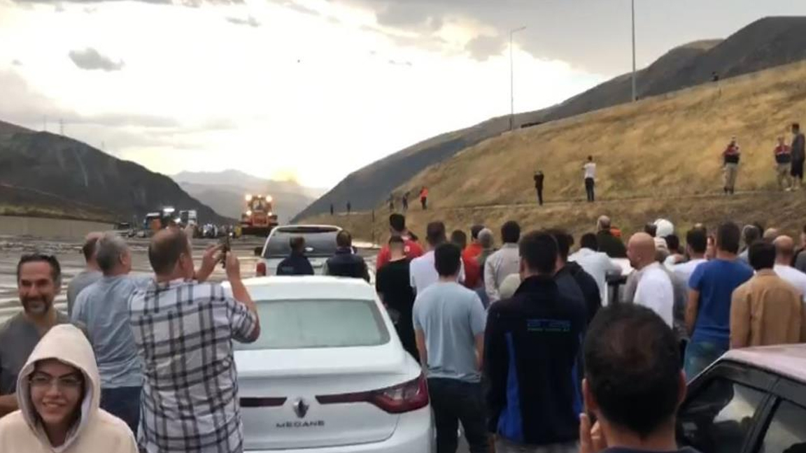 Erzincan-Sivas kara yolu çift yönlü kapandı