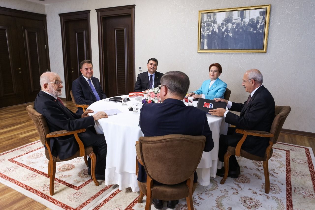 Karamollaoğlu'ndan 'Altılı Masa' genel başkanlarına teşekkür