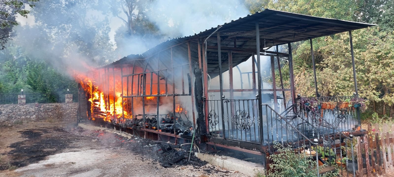 Muğla'da bungalov evde yangın