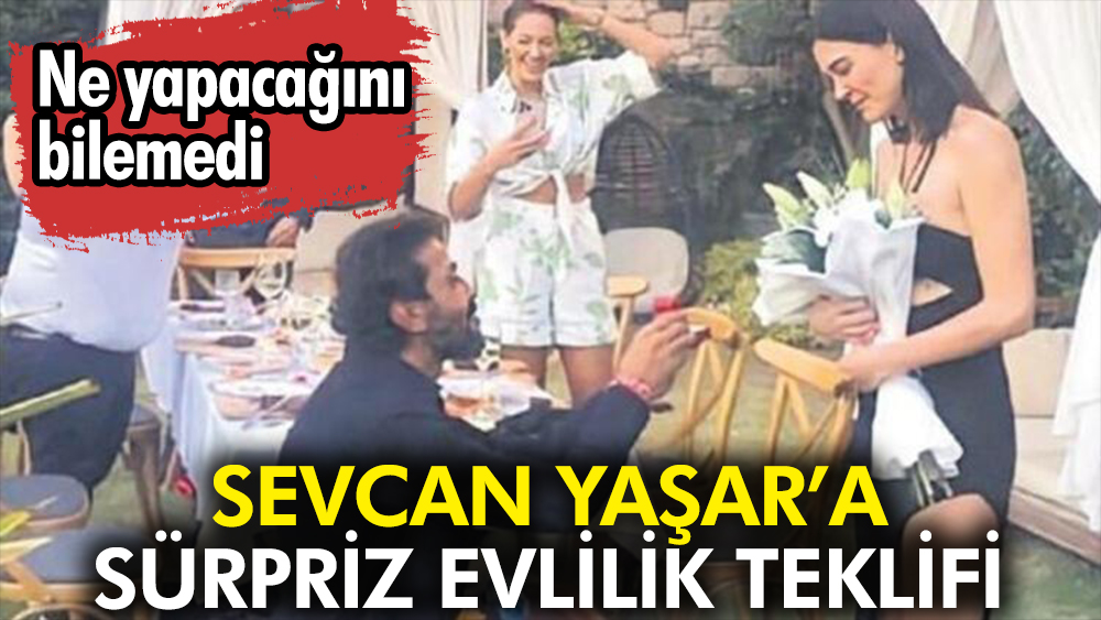 Müzisyen Örsel Çivit’ten sevgilisi Sevcan Yaşar'a sürpriz evlilik teklifi. Ne yapacağını şaşırdı