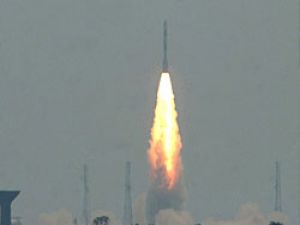 Çin uzaya iletişim uydusu gönderdi