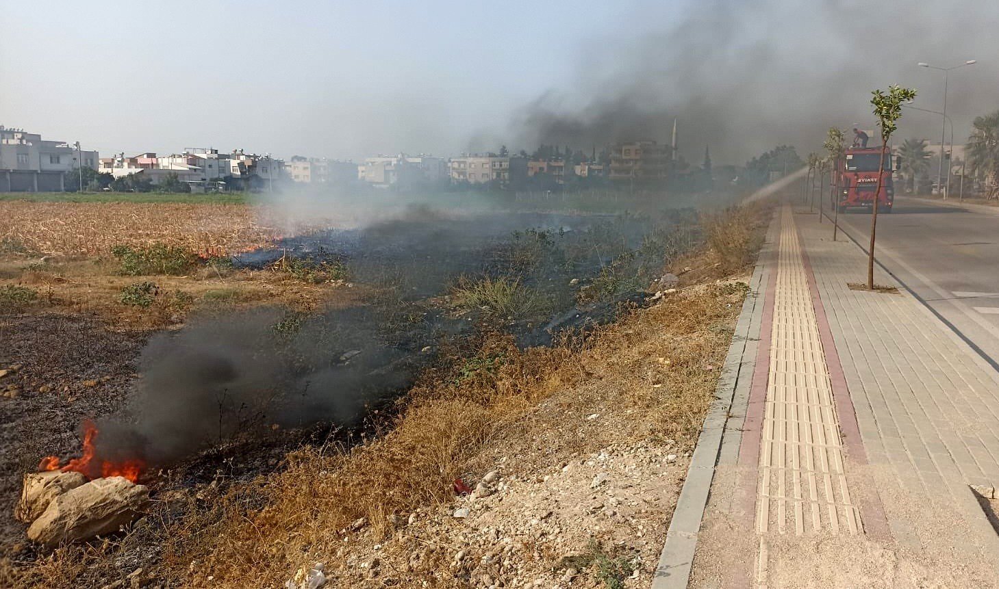 Osmaniye’de çıkan anız yangını söndürüldü