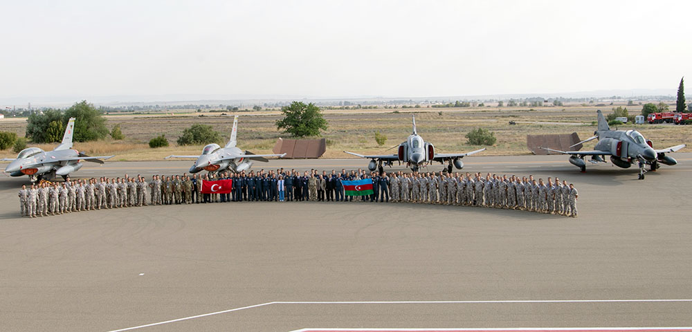Azerbaycan ve Türk Hava Kuvvetleri'nden dosta güven düşmana korku veren tatbikat