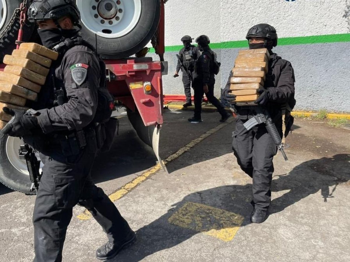 Meksika’da teknede bin 700 kilo kokain ele geçirildi