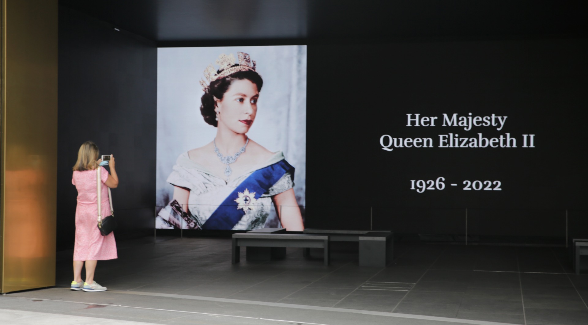 Kraliçe'nin ölümünün ardından İngiltere'nin sömürgeci geçmişi tartışılıyor