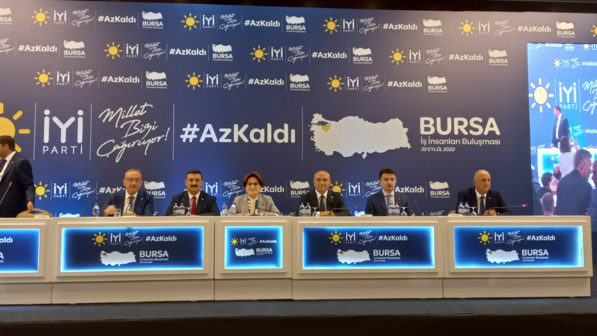 Meral Akşener Bursa'da iş dünyası temsilcileriyle bir araya geldi