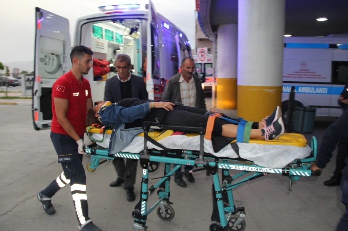 Erzincan'da midibüs devrildi. 21 yaralı