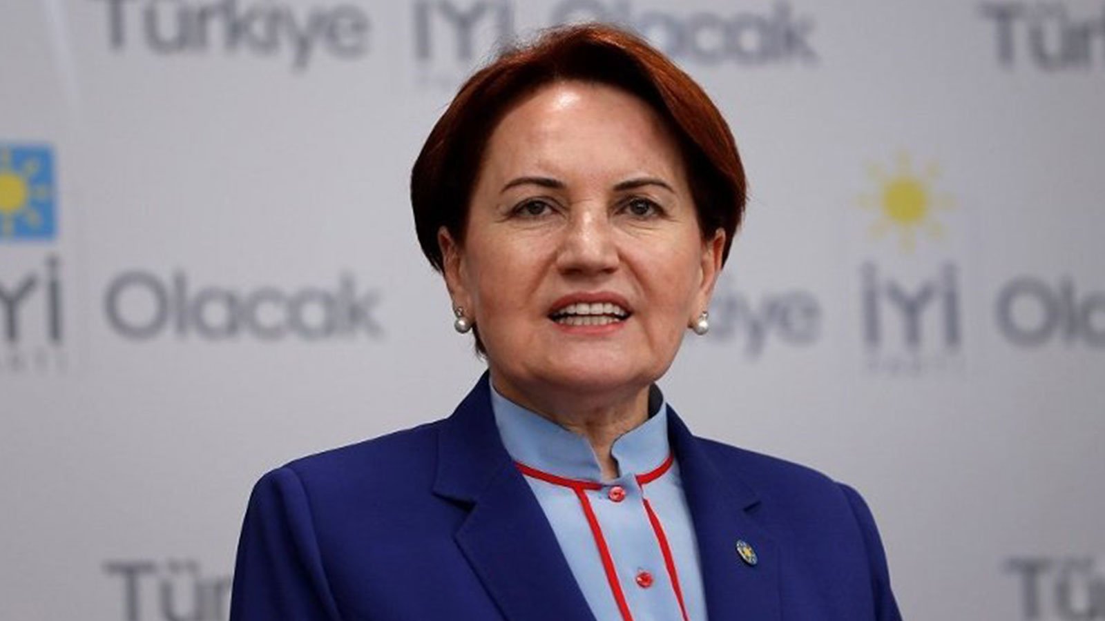 Akşener'den Filenin Sultanları'na kutlama