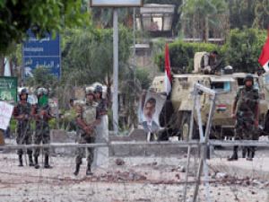 Mısır ordusundan siyasilere uyarı