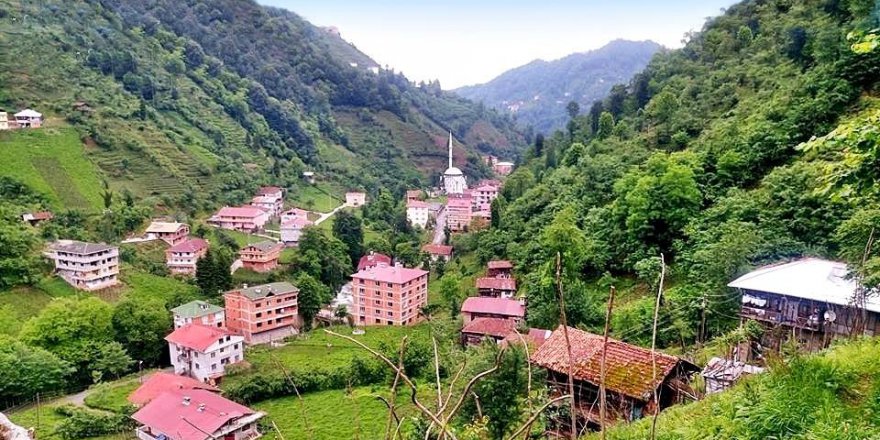 Trabzon Hayrat’ta icradan satılık kargir ev ve bahçe
