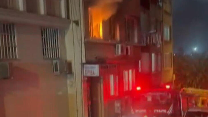 İstanbul Fatih'te bir otel alev alev yandı