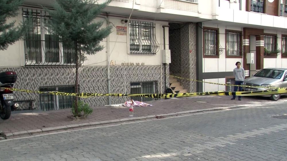 Esenyurt’ta 12 yaşındaki çocuk, apartmanın çatısından düştü