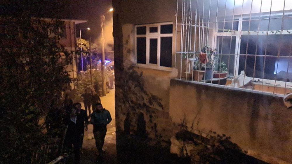 Zonguldak'ta 3 katlı apartmanda yangın paniği