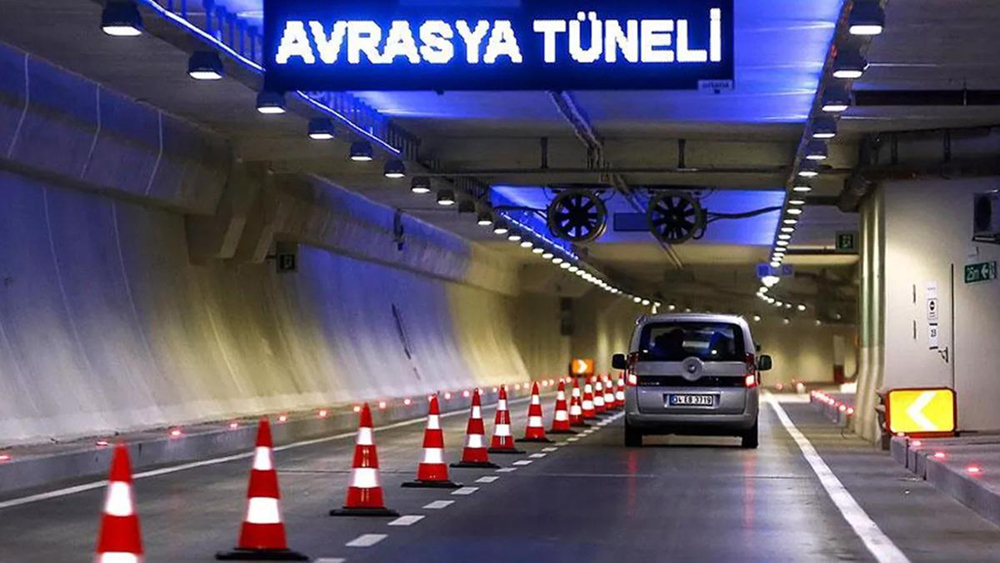 Avrasya Tüneli'nden geçiş rekoru kırıldı! 71 bin 110 araç geçti