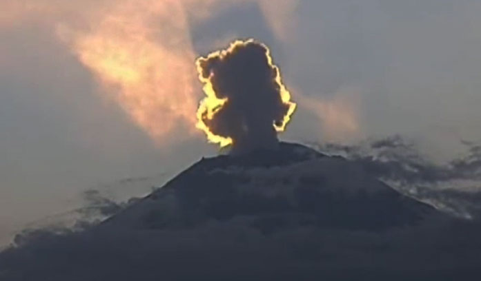 Popocatepetl Yanardağı, patlama rekorları kırıyor