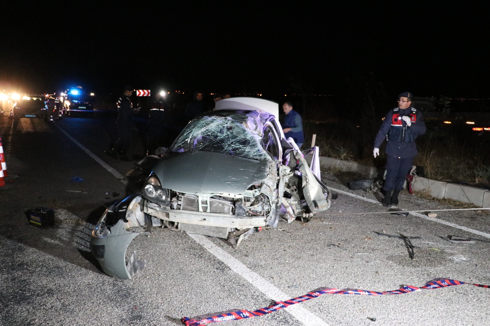 Denizli'de feci kaza. Takla atan otomobildeki 3 kişi öldü, 2 kişi yaralandı