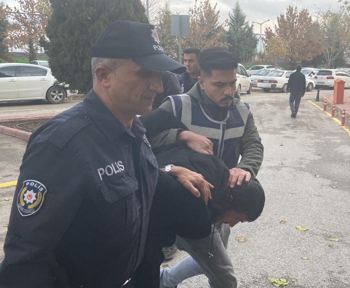 Konya'da köpeği kürekle öldürdüğü iddia edilen iki kişi tutuklandı