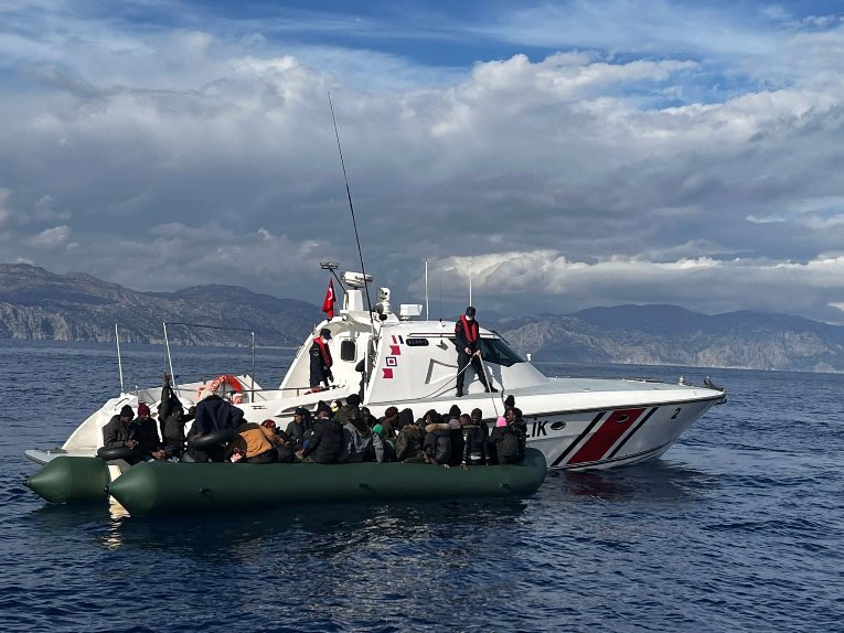 Sahil Güvenlik ekipleri 1 haftada 161 düzensiz göçmeni kurtardı