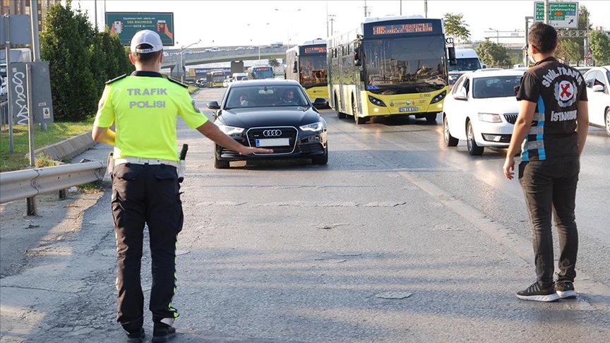 İstanbul'da çakarlı araç denetimi 