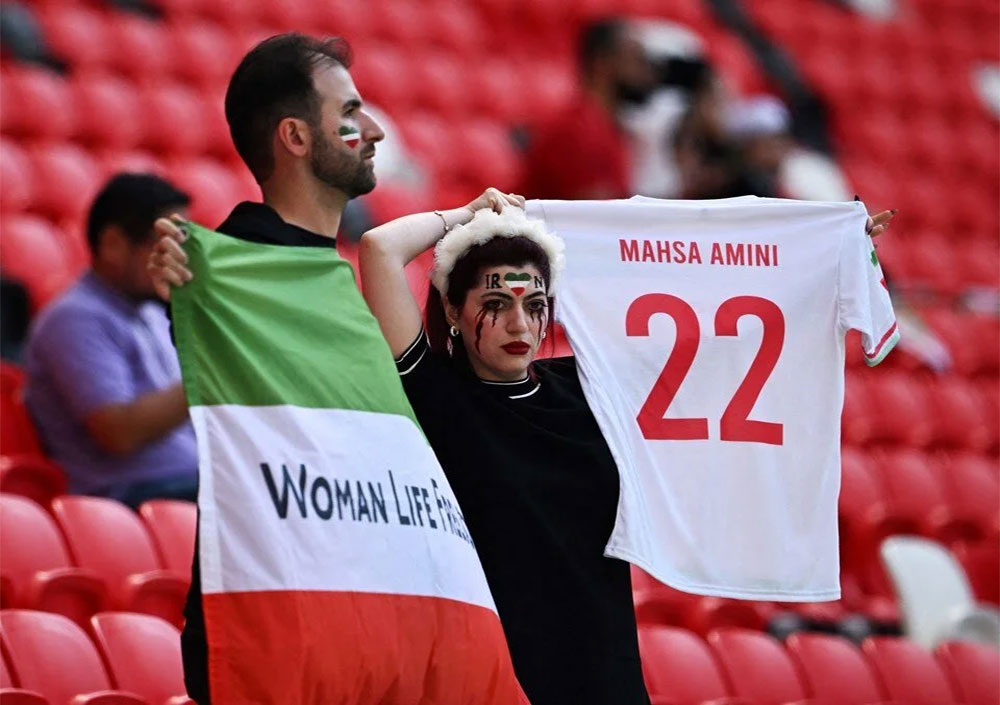 İran'da "rejim aleyhinde propaganda yapmak" suçlamasıyla tutuklanan futbolcu kefaletle serbest kaldı