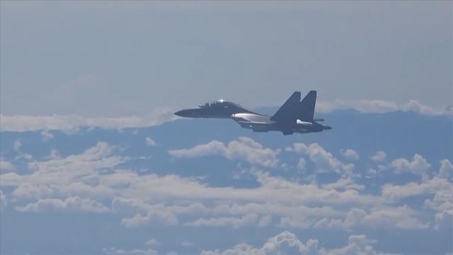 Rus ve Çin uçakları yasak bölgeye girdi