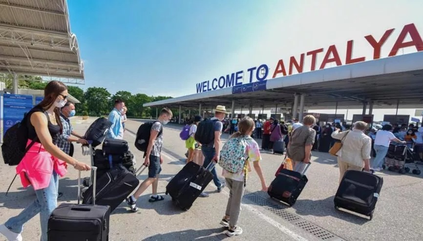 Antalya'ya bu yıl hava yoluyla gelen turist sayısı 13 milyonu geçti