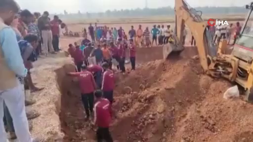 Hindistan’da kil ocağı çöktü 7 ölü