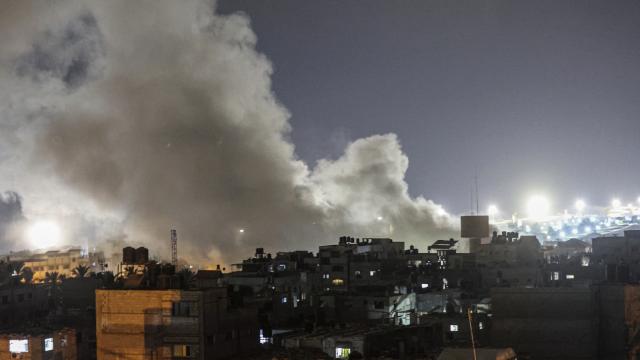 İsrail uçakları, Gazze'de Hamas'a ait iki noktayı vurdu