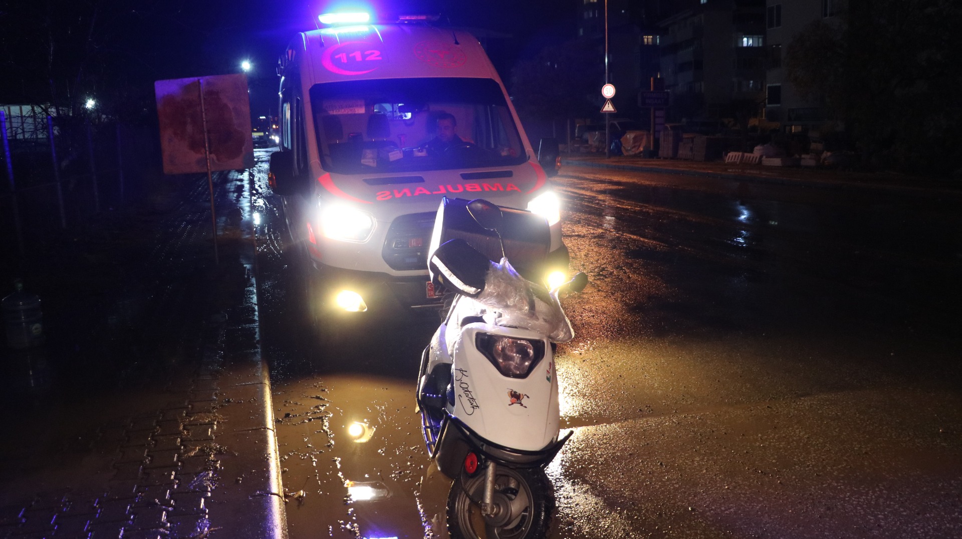 Motosikletten düşen sürücü yaralandı