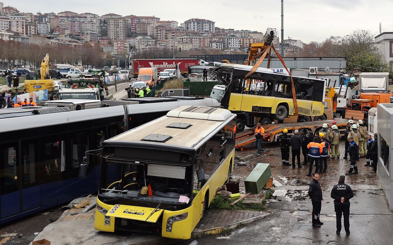 Alibeyköy'de İETT otobüsüne çarpan tramvayın sürücüsü: Açlıktan bayılmış olabilirim 