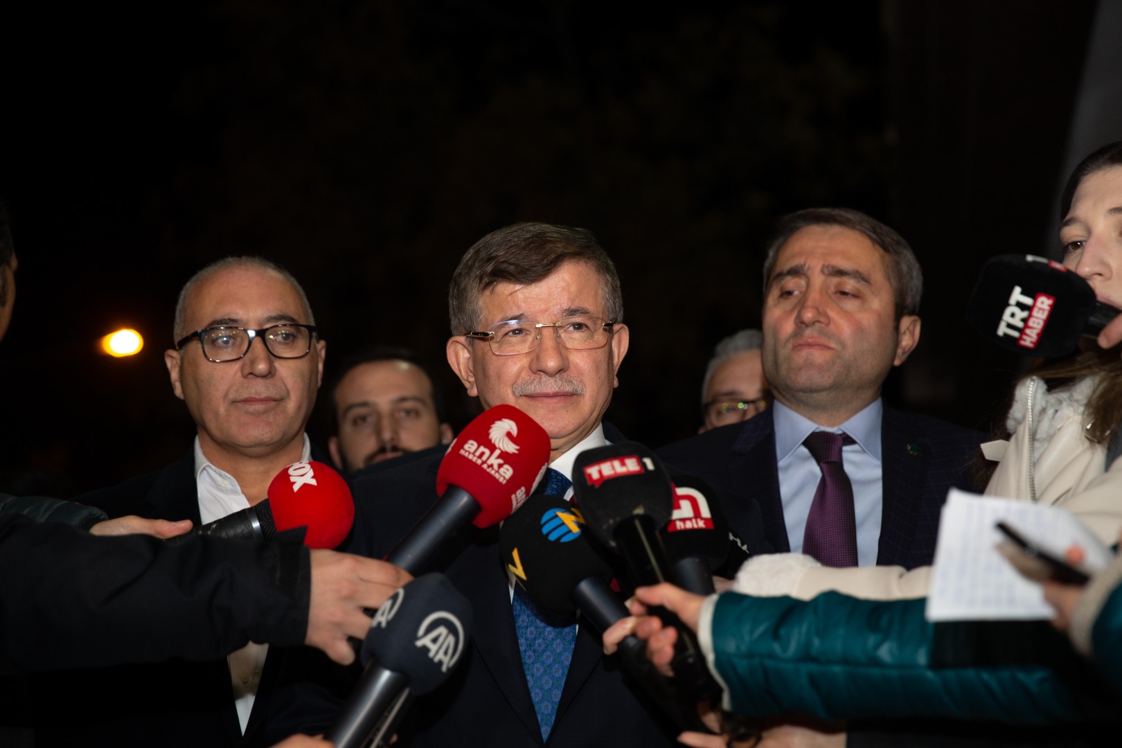 Davutoğlu saldırıya uğrayan İYİ Partili Örs'ü hastanede ziyaret etti