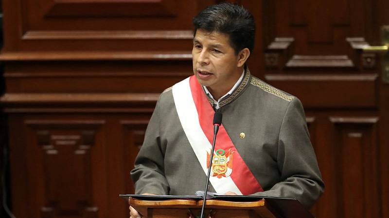 Peru’da Kongreyi fesheden Devlet Başkanı Castillo görevden alındı