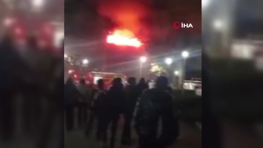 İran’da üniversitede yangın 1 ölü