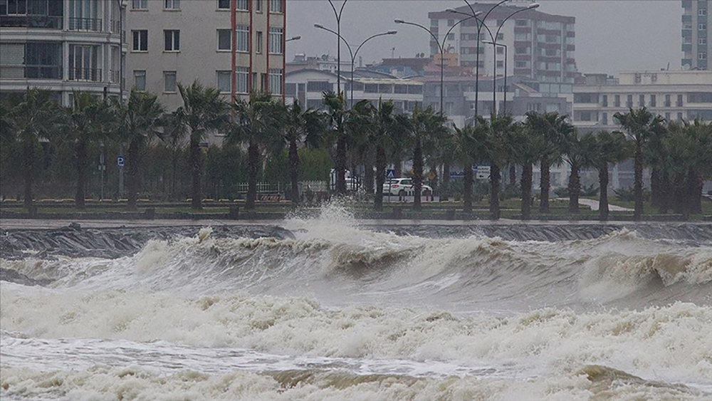 Orta Karadeniz'de kuvvetli rüzgar ve fırtına uyarısı