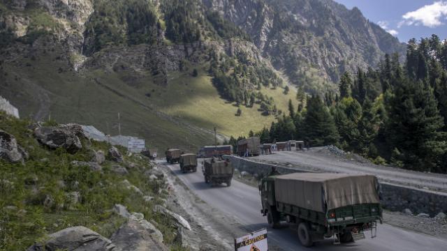 Hint ve Çin birlikleri arasında ihtilaflı sınır bölgesinde çatışma yaşandı