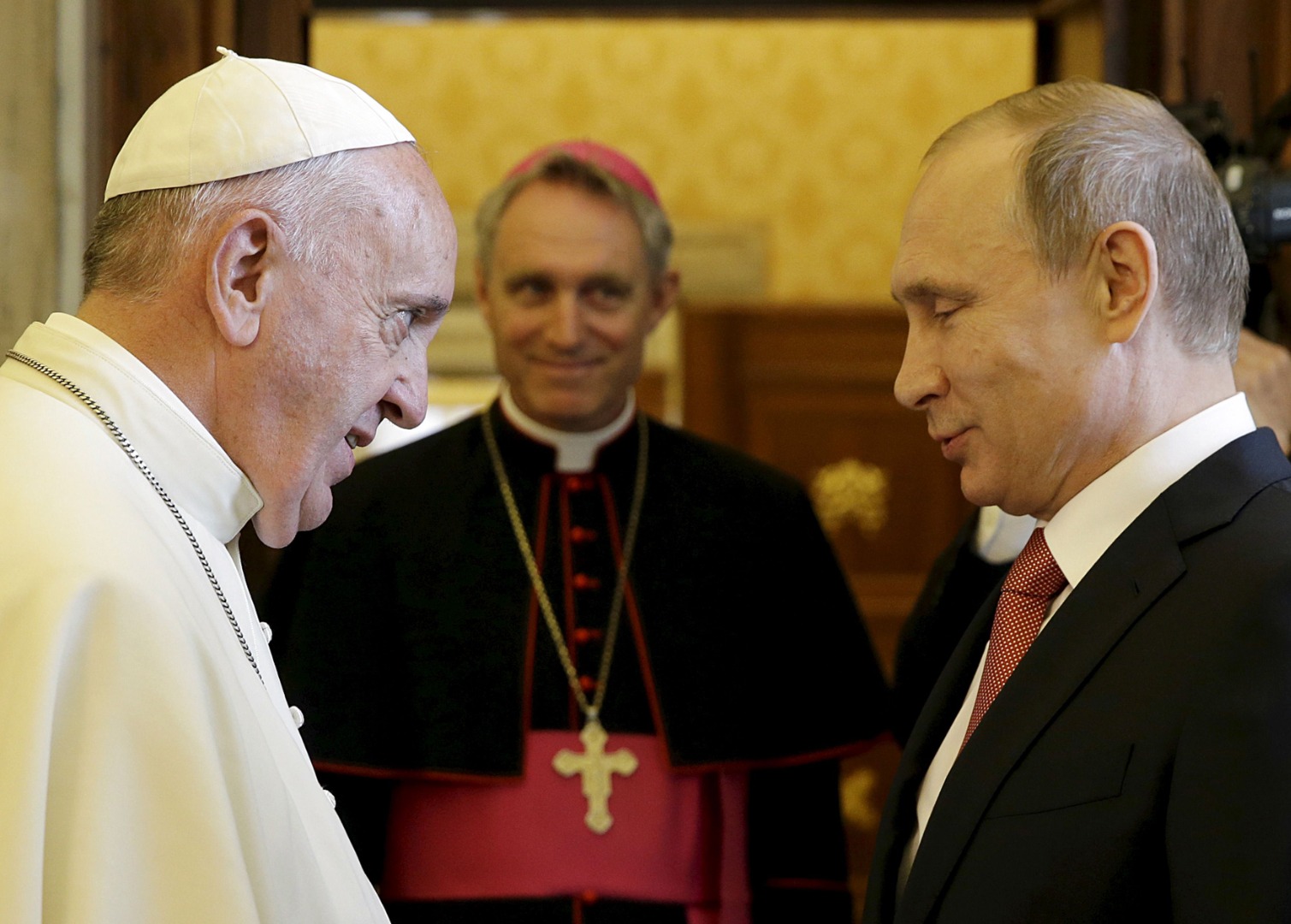 Vatikan Rusya'dan özür diledi