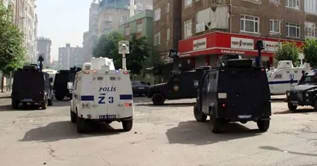 Diyarbakır'daki terör saldırısına ilişkin gözaltı sayısı 17'ye çıktı