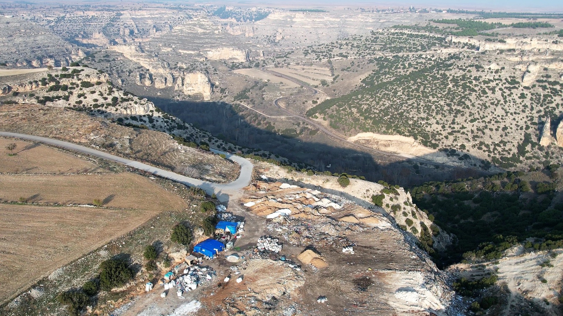 Tabiat parkı ilan edildi çöplük niyetine kullanıldı