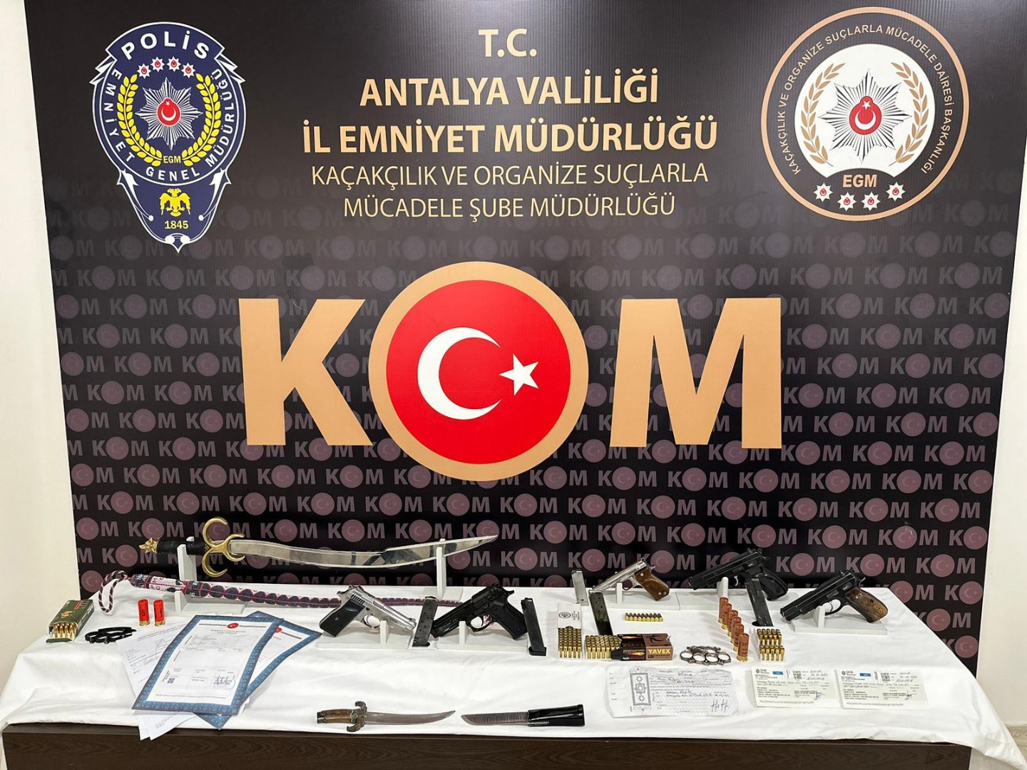Antalya'da kaçakçılara çok sayıda operasyon