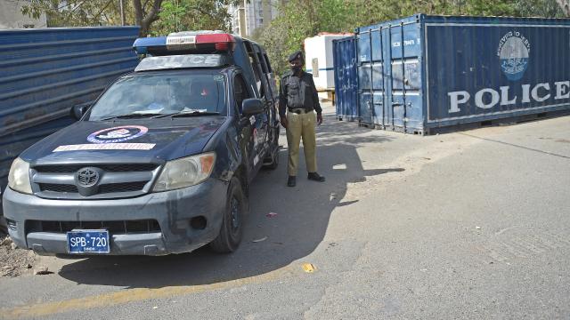 Pakistan'da el bombalı saldırı: 4 yaralı