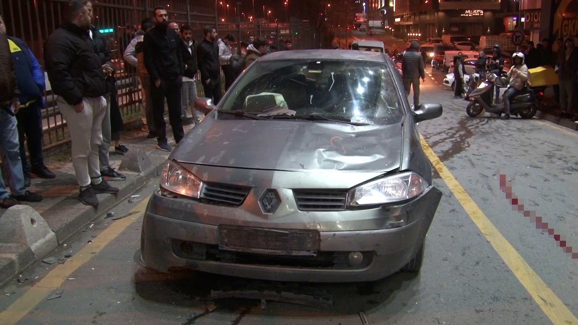 Motosiklet ile otomobil kafa kafaya çarpıştı: 1 ölü